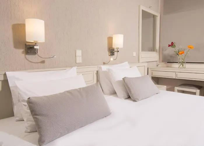 Rainbow Apartmanhotel Hriszí Aktí Haniá